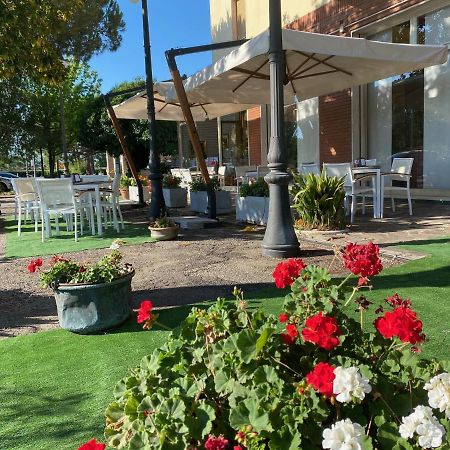 Hotel Adriatico Borgo Fosso Ghiaia Exterior photo