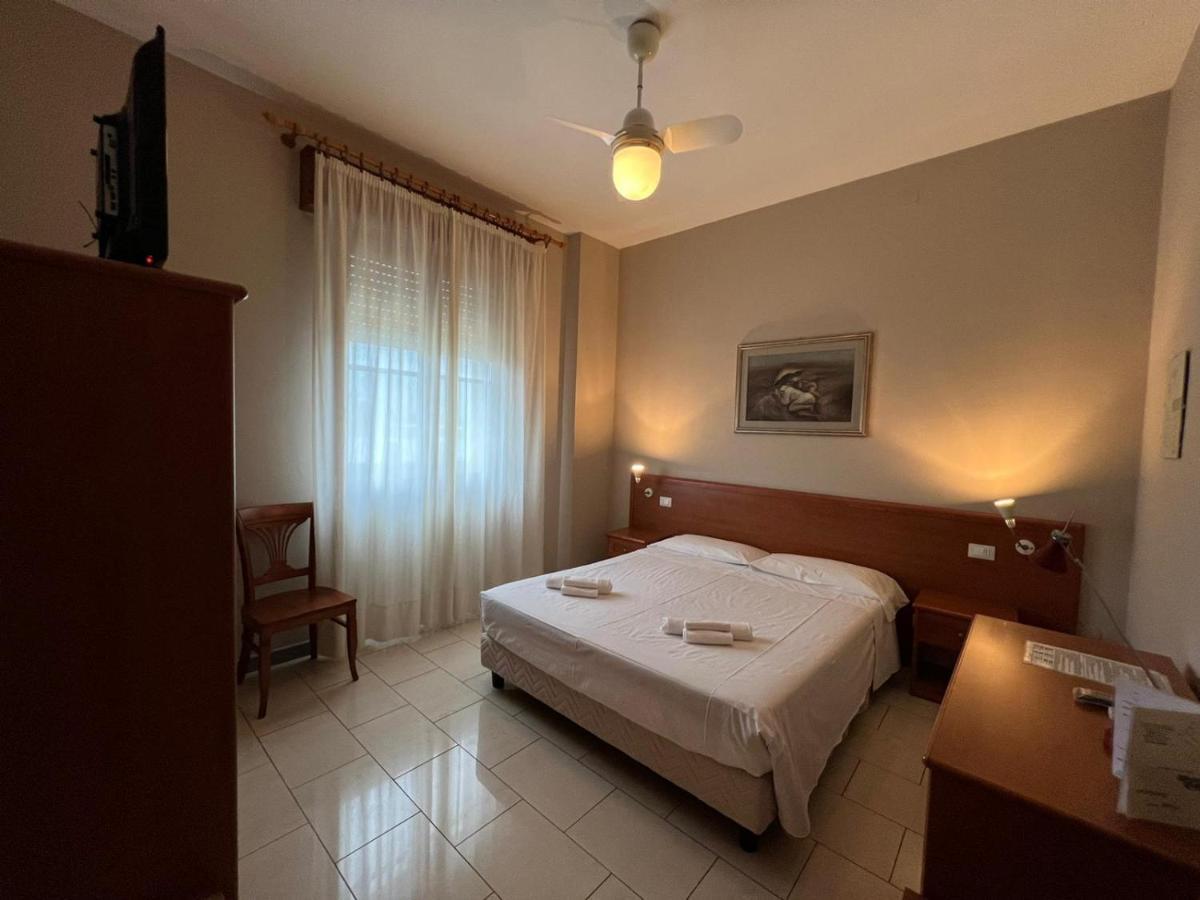 Hotel Adriatico Borgo Fosso Ghiaia Exterior photo