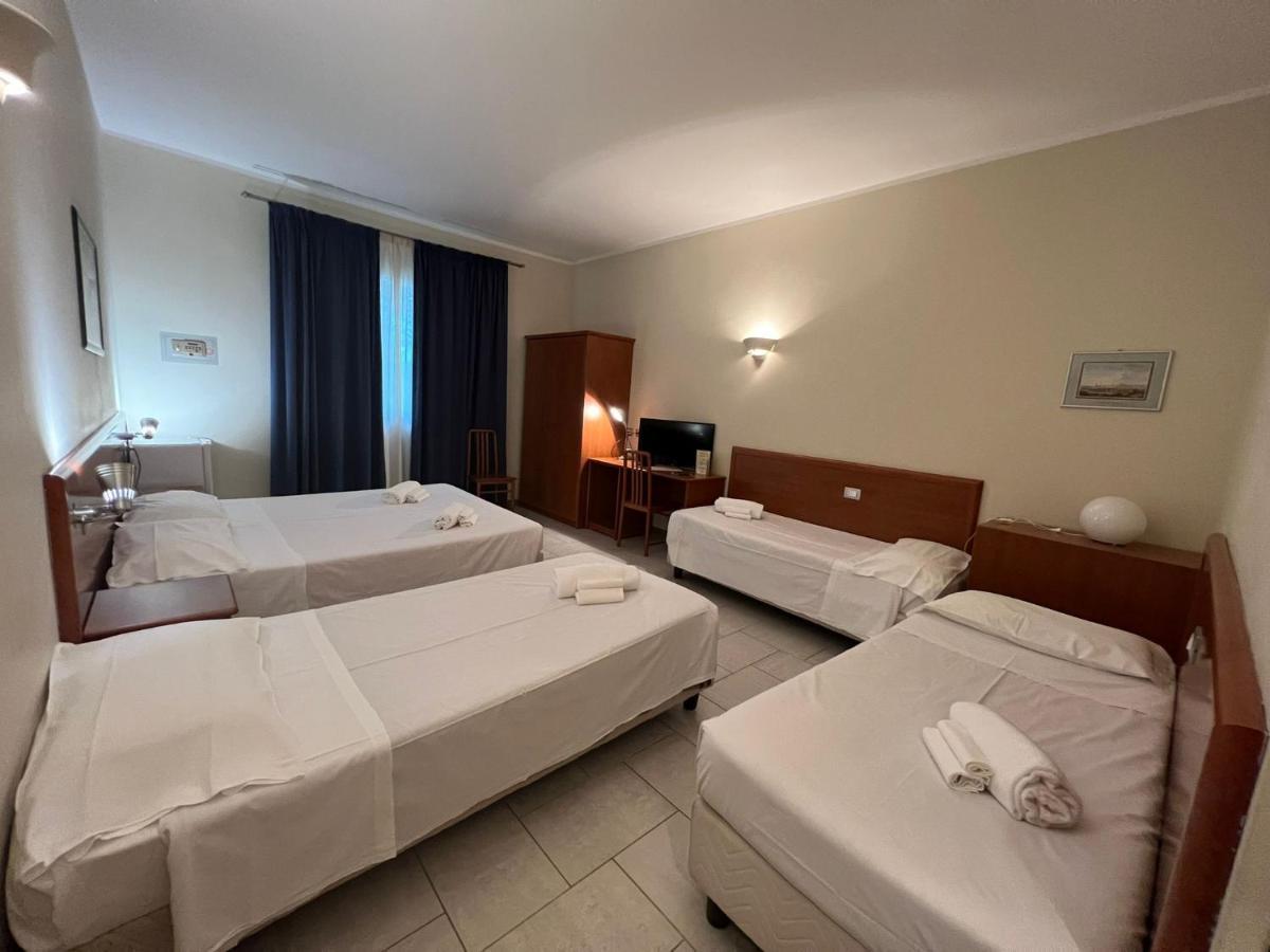 Hotel Adriatico Borgo Fosso Ghiaia Exterior photo