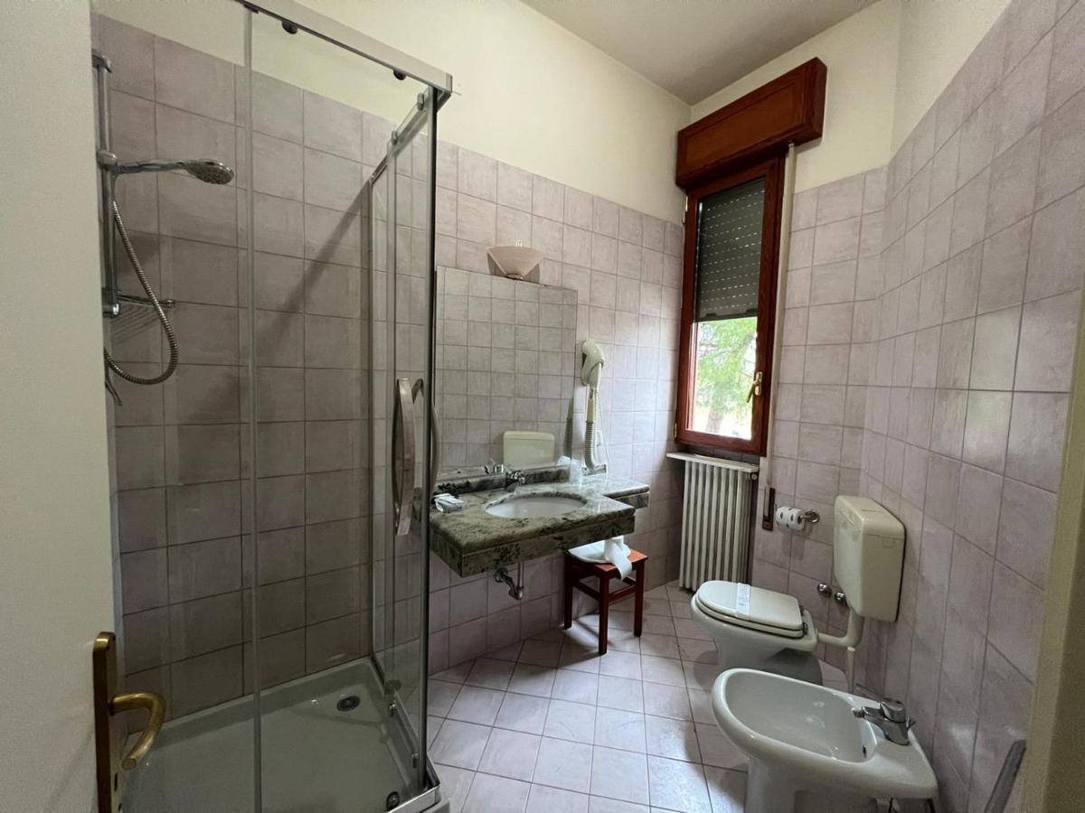 Hotel Adriatico Borgo Fosso Ghiaia Exterior photo