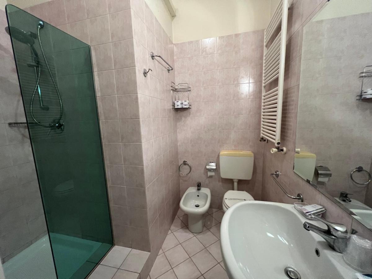 Hotel Adriatico Borgo Fosso Ghiaia Exterior photo