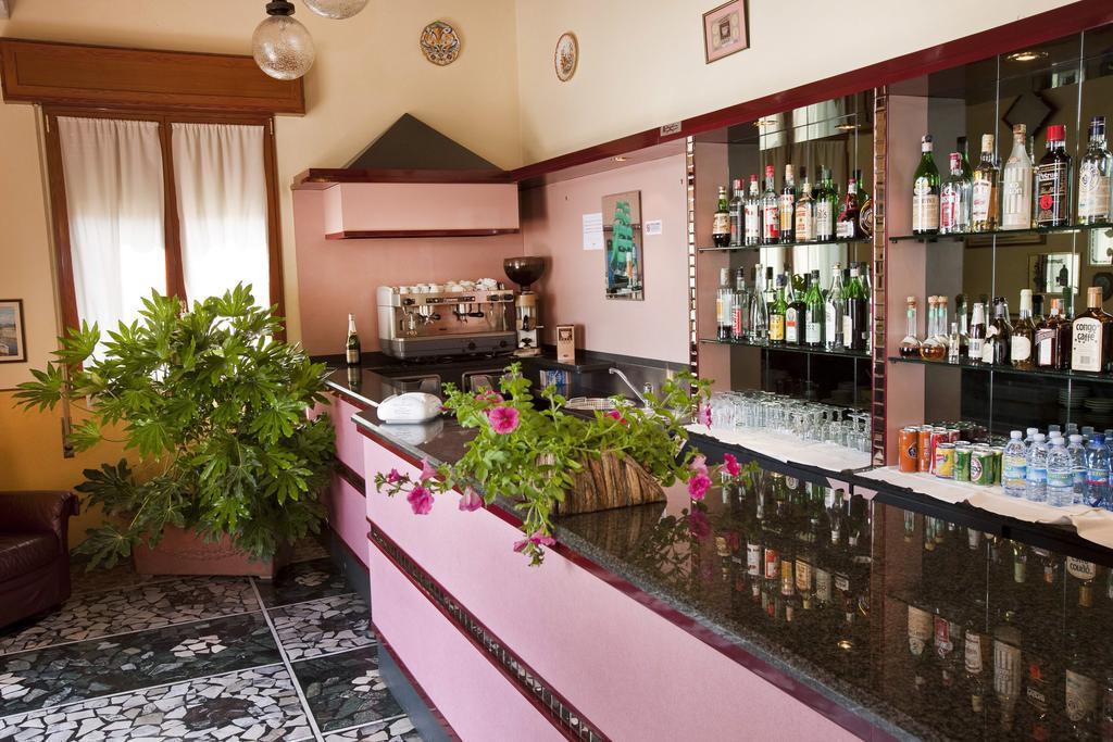 Hotel Adriatico Borgo Fosso Ghiaia Exterior photo